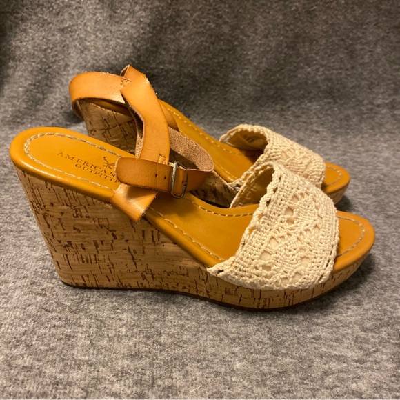 American‎ Eagle Outfitters Women's Tan Wedge Sandals Size 7 Platforms Shoes - Picture 1 of 14